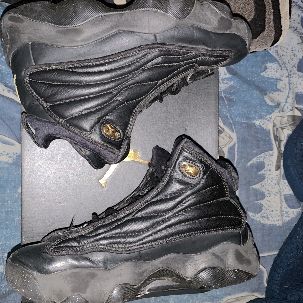 I’m selling Jordan Pro Strong Black Metallic Gold Black/Metallic Gold.